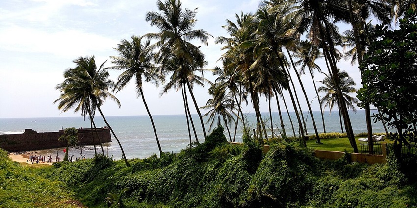 Image of sinquerim beach ruinic fort - One of the places to visit near Candolim