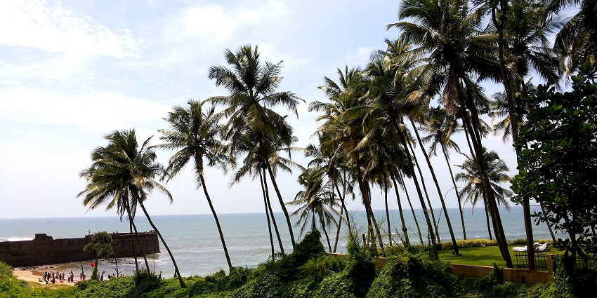 A glimpse of Sinquerim Beach ruinic fort which is one of the best party beaches in Goa.