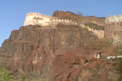 Siwana Fort was built in the 10th century showcasing India's architectural heritage.