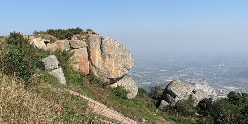 View of the rocky top of Skandagiri Hills, one of the best hill stations near Bangalore within 100 km