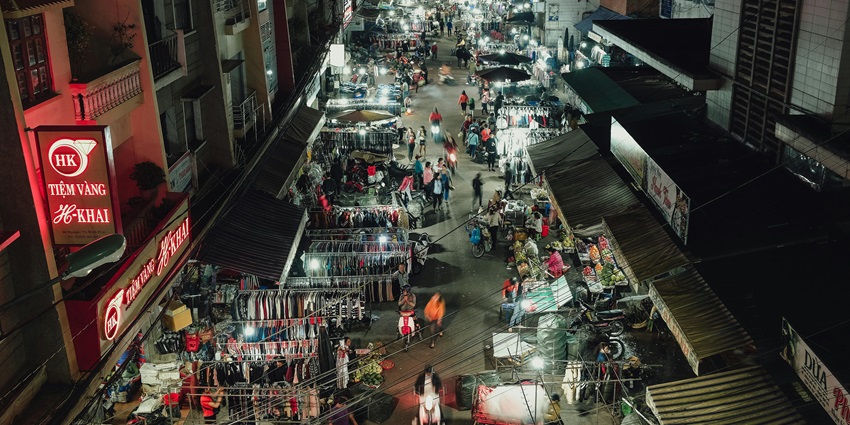 Soi Binthabaht conducts several shows making Hua Hin Thailand nightlife experience wonderful.
Viewers of this file can see comments and suggestions