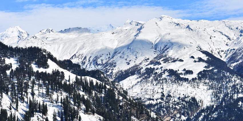 Solang Valley is a natural paradise which is one of the best places to do rock climbing in Manali.
