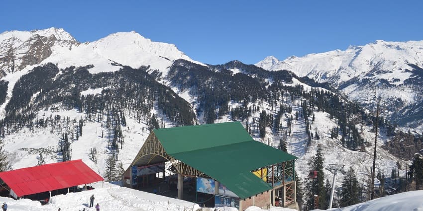 Picturesque view of the Solang valley,one of the most beautiful places to visit nearby