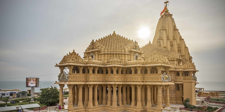 The majestic Somnath Temple, one of the spiritual places to visit near Gir National Park.