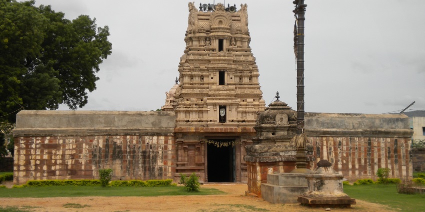 Soumyanatha Temple is an architectural marvel with intricate carvings of the era.