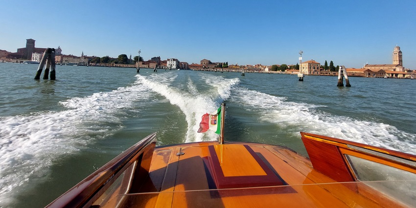 Speed boating is such a high-adrenaline activity for enthusiasts.