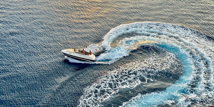 Reach the Cham Island by speedboats which offer a thrill and pretty views to your journey.