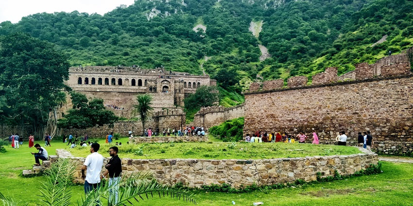 Bhangarh Fort near Sariska is renowned for haunted history and architecture
