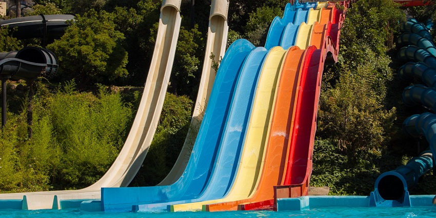 The Baroda water parks offer huge water slides.
