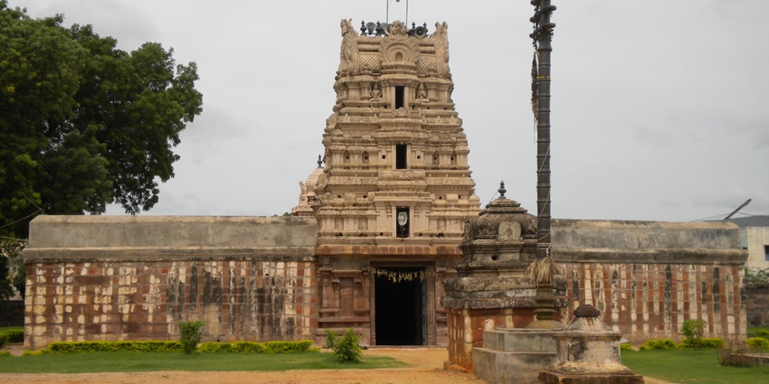 Sri Lakshmi Venkateshwara Swamy Temple is famous for its architecture through the carvings on the wall.