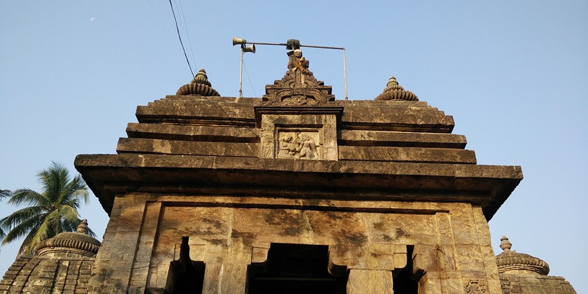 Sri Mukhalingam Temple is one of the best places to visit in Srikakulam for spirituality.