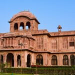 Dedicated to the great kings of Bikaner, this sprawling memorial is a great place to explore.