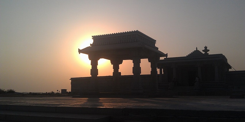 Image of the magnificent Sri Venugopala Swamy Temple during sunset
