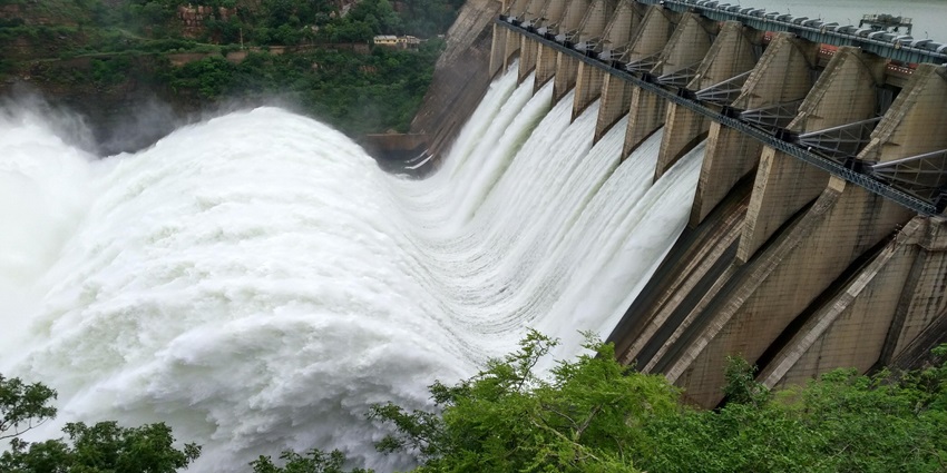 This dam with the name of the city is among the best places to visit in Srisailam.