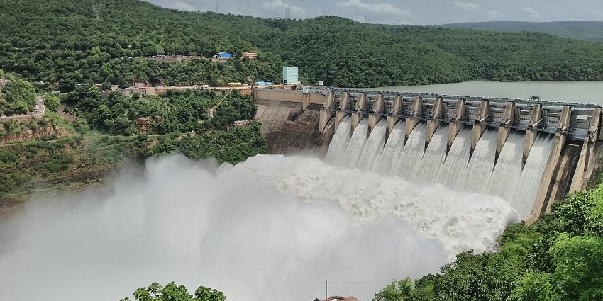 Explore the beautiful views from the stunning Srisailam Dam located in Andhra Pradesh.