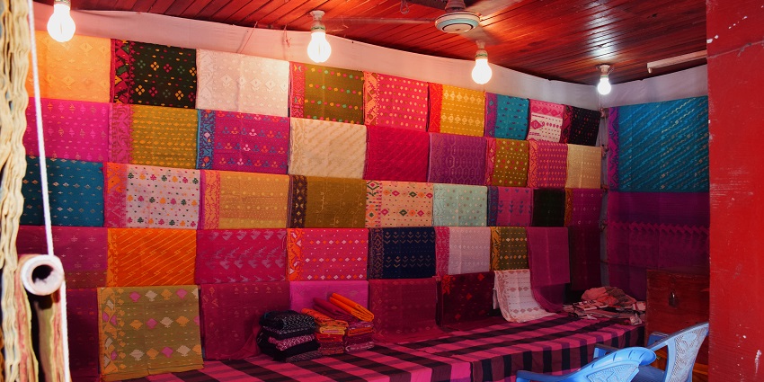 For Saree Shopping in Jaipur Srishti Creations offers best quality and price.