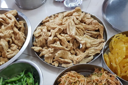 A plate of Gathiya and Jalebi, one of the best street food in Vadodara.