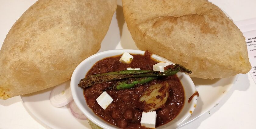 Chole bhature is one of the most authentic and fulfilling street food in Hauz Khas