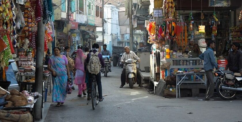 Street shopping in Udaipur’s markets offers local crafts, textiles, and Rajasthani treasures.