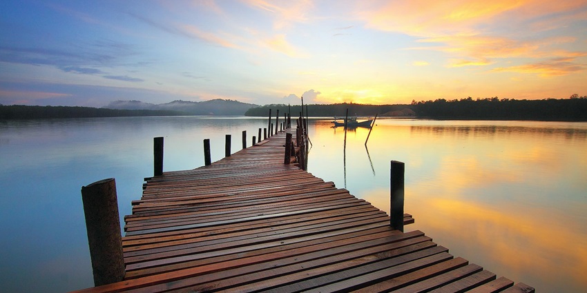 A leisurely activity one can do is stroll around Ranmal Lake and soak in all the views.