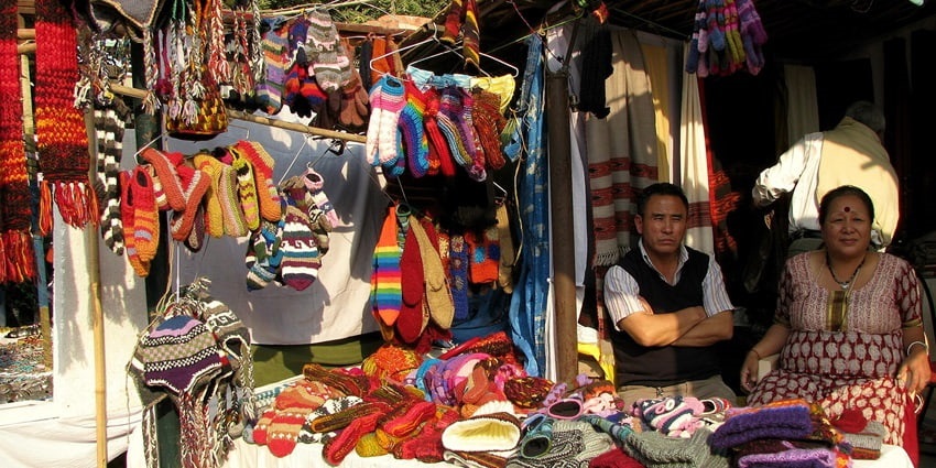 Image of the wollen shop in the maket of Dalhousie where you can go on shopping