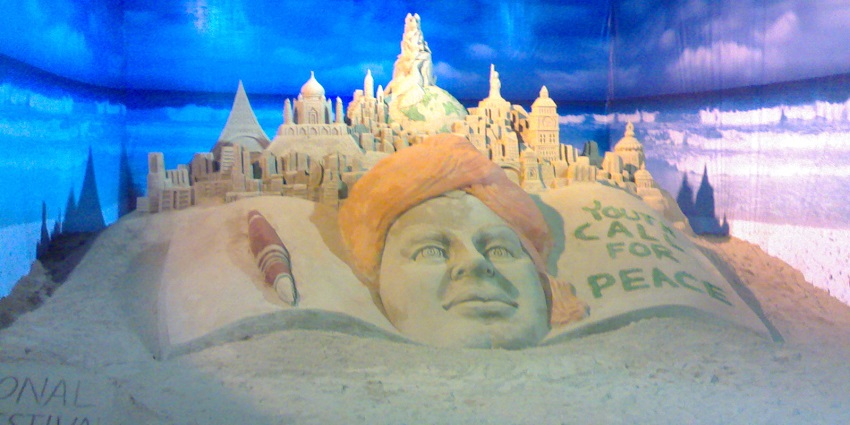 The Sudarshan Pattnaik Sand Art Area is a must-visit place for art enthusiasts.