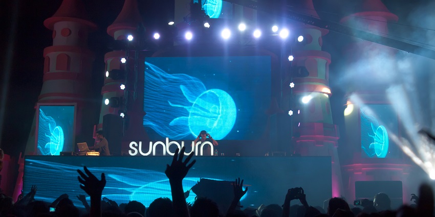 Sunburn is one of the most popular Goa music festivals attracting huge crowds across Asia.