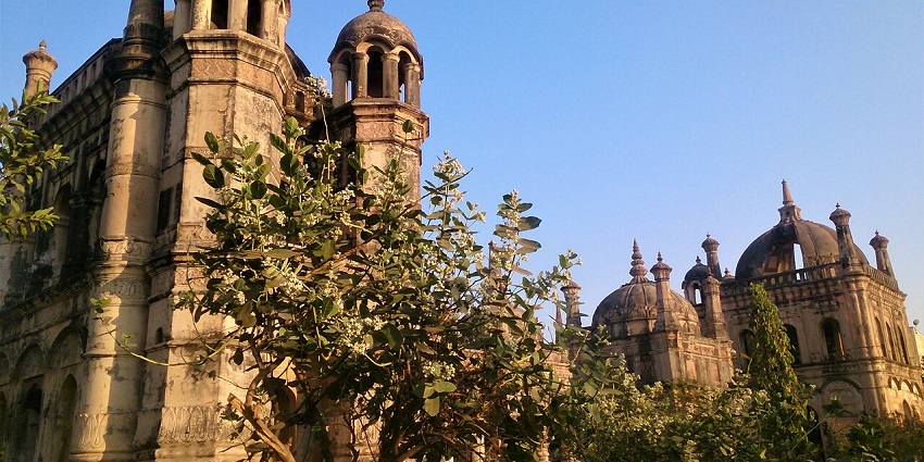 The Surat Castle is a historical landmark that demonstrates the vital role in Surat in the region