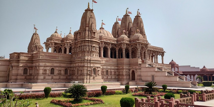 Swaminarayan Temple is the perfect place to visit to relax your mind and meditate.