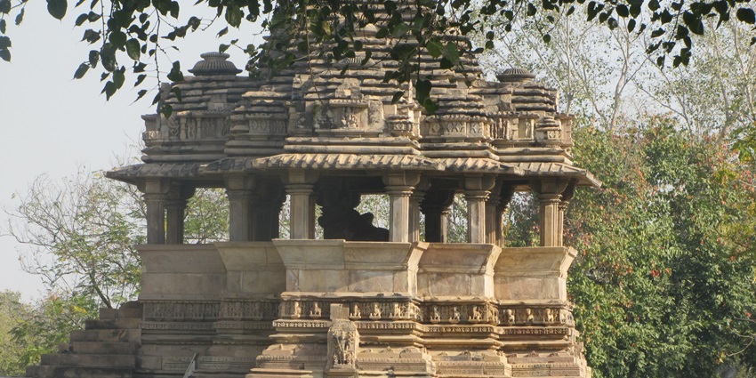 An image of a temple architecture which is very similar to Maiser Khana Temple in Bhatinda