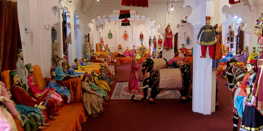 Exploring Bagore Ki Haveli is one of the best things to do in Udaipur in December.