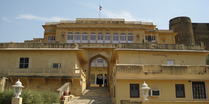 A grand entrance of Roopangarh Fort: Majestic archway with intricate designs for all.