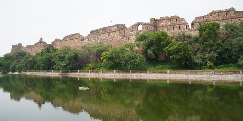 Taking pictures of this ancient monument in Gujarat can be a great experience.