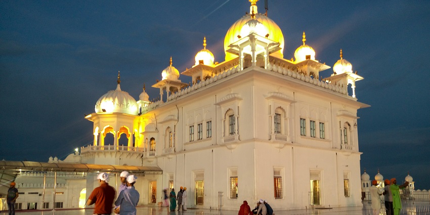 Snapshot from the Takht Sri Keshgarh Sahib having devotees praying in the Gurudwara