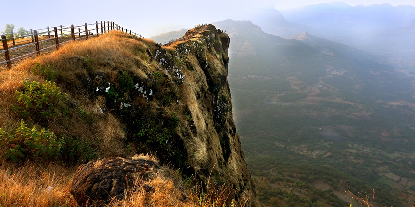 Takmak Fort near Virar offers a scenic trek with breathtaking views and is a major tourist attraction
