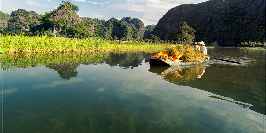 Tam Coc-Bich Dong's dramatic place to see near Hanoi, karst formations and serene river scenery in Ninh Binh