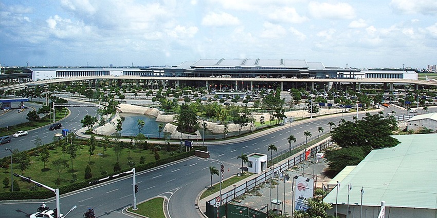 Tan Son Nhat International Airport, one of the airports in Vietnam, is one of the busiest airports in the country.