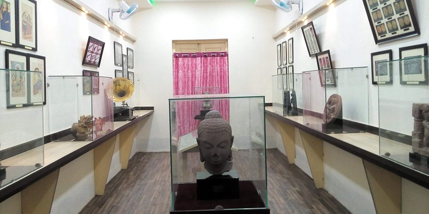 Tanda Medical College Museum is a place, offering insights into medical advancements.