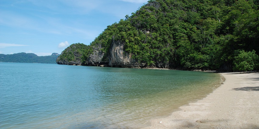 Tanjung Rhu Beach is a perfect place for enjoying snorkelling in Langkawi amid serenity.