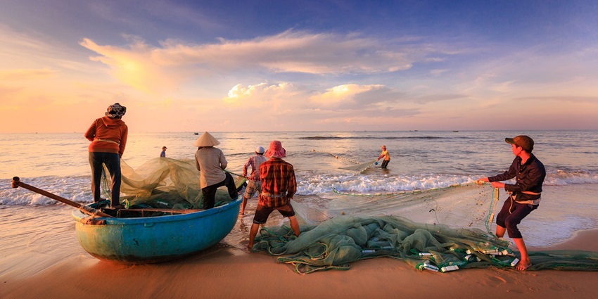 Beaches near Kuala Lumpur include Tanjong Sepat, which is famous for its fishing village.