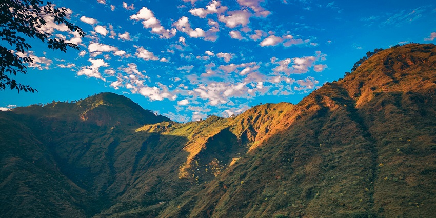 Beautiful view of a valley with mountains in the background - hill stations near Patiala