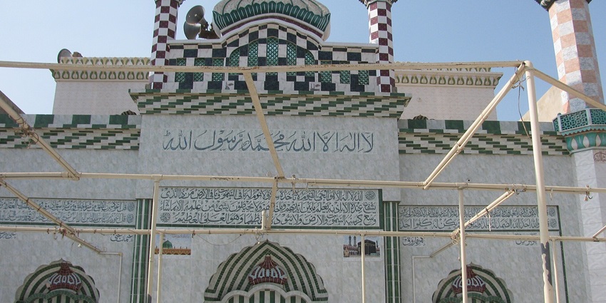 An image of Tauheed Masjid located in Sector 39 is famous among devotees
