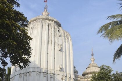 Panoramic view of the beautiful Olasuni Temple amidst the scenic landscapes of Puri