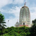 A glimpse of the tourist attraction of the region made up of white marbles and stones.