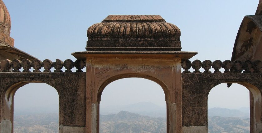 Picturesque view of fort ruins - tera fort in kutch is one offbeat forts in kutch