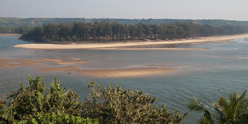 Terekhol Beach is the hidden beache in North Goa near the Terekhol river and the forest
