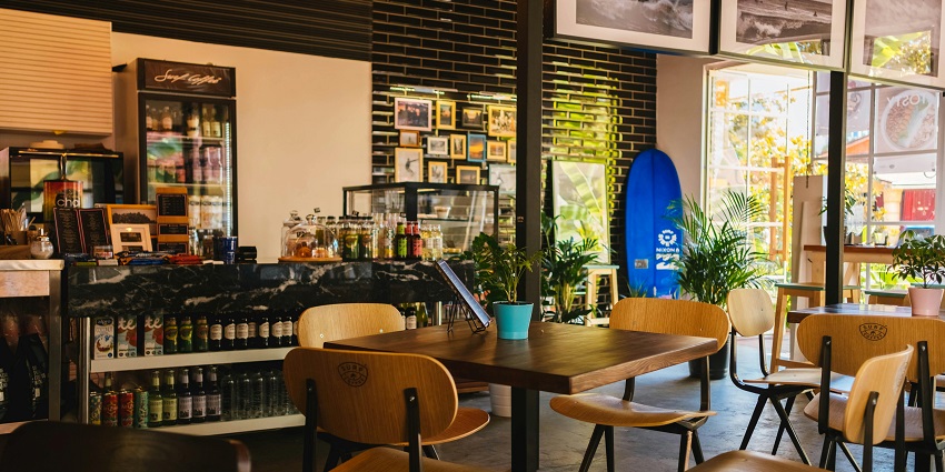 The seating of The Firefly calls for a relaxed, a place to enjoy nightlife in Ahmedabad.
