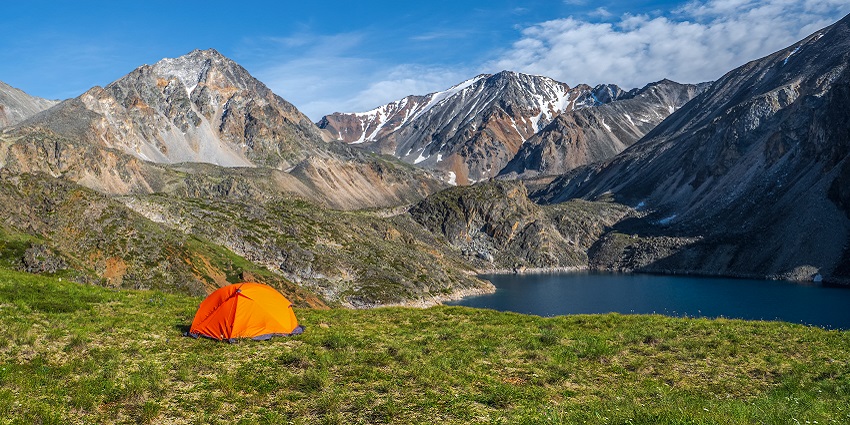 Enjoy a realistic camping experience in Mount Abu with tents, safaris, and birding.