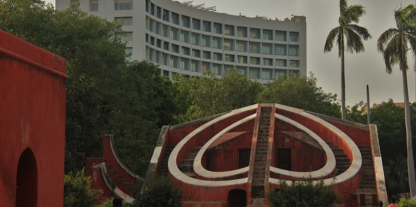 The Park Hotel’s rooftop is one of the popular places to visit in CP for couples.