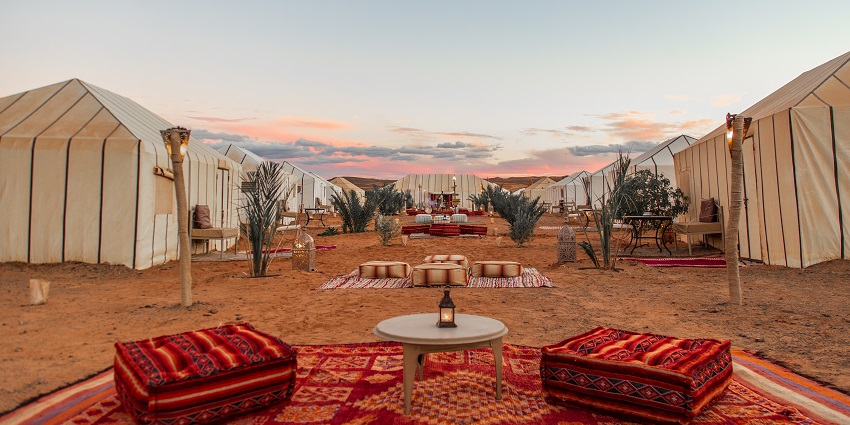 Raas Desert Camp offers elegant tents and luxurious service in Rajasthan.